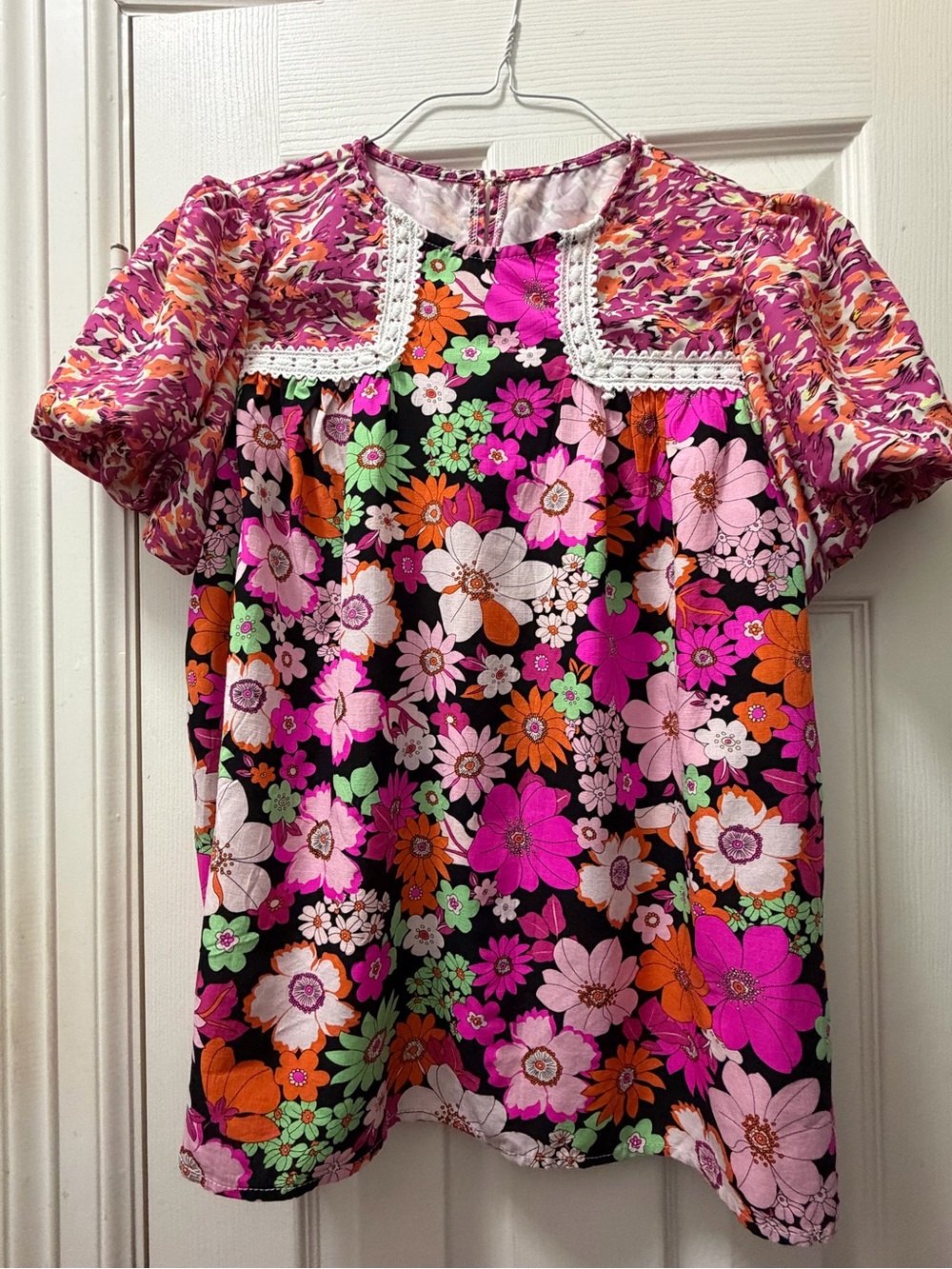 Womens ' Floral Short-Sleeve Top in Pink & Orange